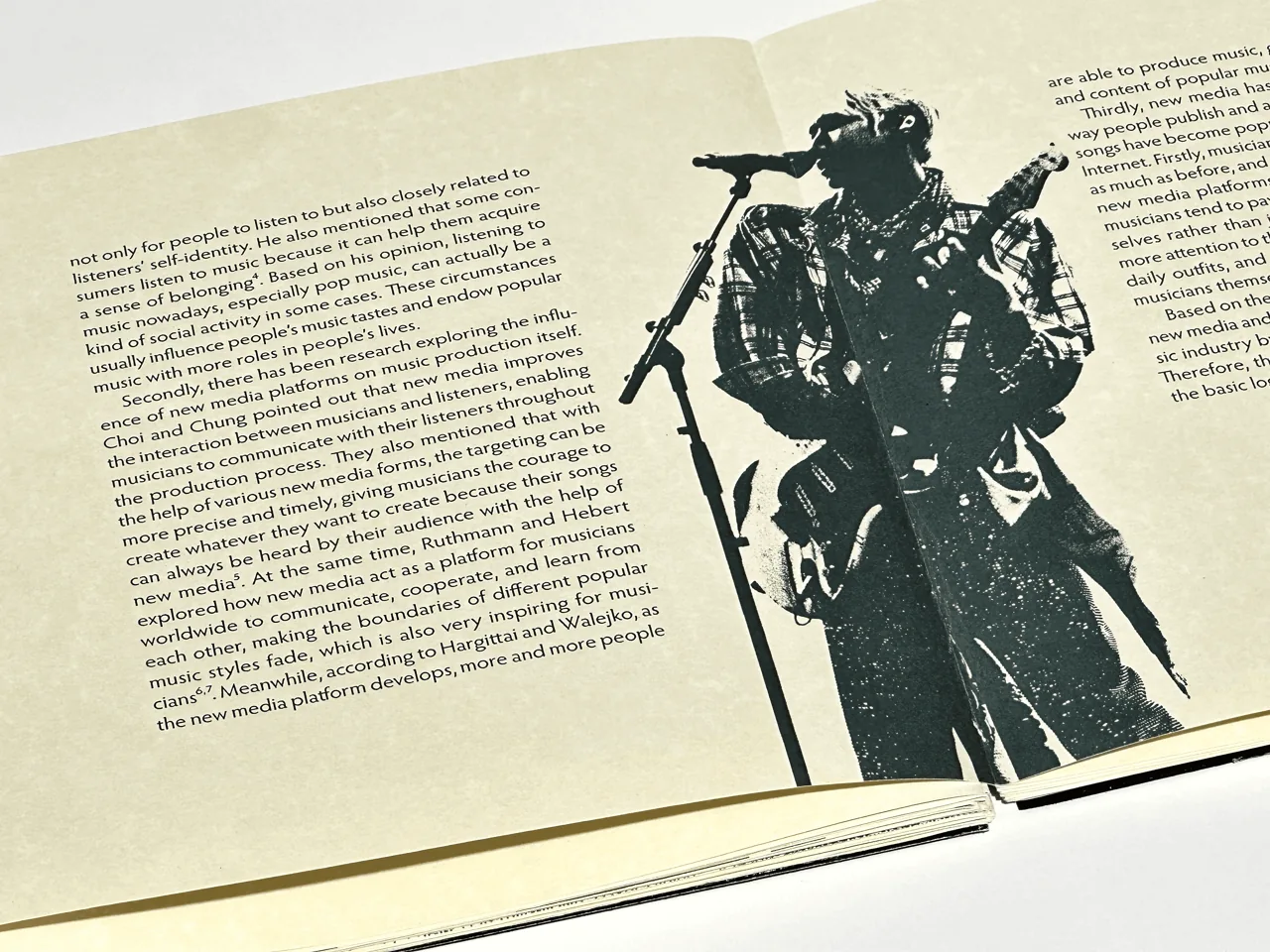 Pop Resonance — 01 / Publication 2